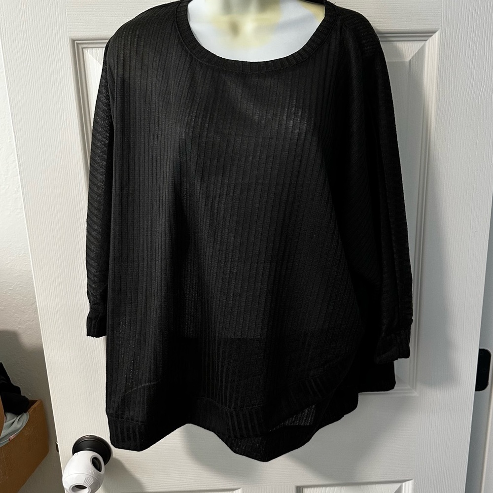 Black Simply Vera Vera Wang Petal Hem blouse
